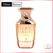 Layali Amber Lychee – Volare EDP 100 ml | Unisex Duft | Fruchtig - Orientalisch | Dinar Bazaar
Layali Amber Lychee von Volare – ein verführerischer Unisex-Duft mit Litschi, Rose, Vanille & Amber. Jetzt entdecken bei dinar.at – 100 ml Eau de Parfum!
Layali Amber Lychee, Volare Parfum, Unisex Duft 100 ml, fruchtiges Eau de Parfum, Kayali Alternative