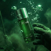 Monumentaler, tiefschwarzer 150ml Luxusflakon von Assaf Attacks Eau de Parfum mit silbernen Akzenten aus Saudi-Arabien bei dinar.at.