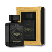 Mystischer, tiefschwarzer 100ml Flakon von Lattafa Bade'e Al Oud Black Exposed Eau de Parfum mit goldenen Relief-Verzierungen im dinar.at Onlineshop.