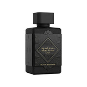 Mystischer, tiefschwarzer 100ml Flakon von Lattafa Bade'e Al Oud Black Exposed Eau de Parfum mit goldenen Relief-Verzierungen im dinar.at Onlineshop.