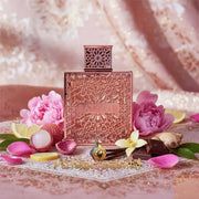  Eleganter, luxuriöser Parfumflakon von Rayhaan Divine 100ml im modernen Onlineshop dinar.at vor stilvollem Hintergrund.