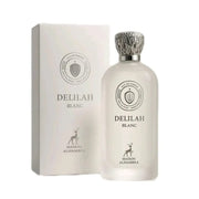 Edler, matter Luxusflakon des Maison Alhambra Delilah Blanc Eau de Parfum 100ml mit silbernen Details vor hellem Hintergrund – exklusiv bei dinar.at