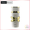 Luxuriöser weiß-goldener Flacon des Lattafa Yara Moi Eau de Parfum (100ml) vor edler, weißer Produktverpackung mit arabischer Schrift.